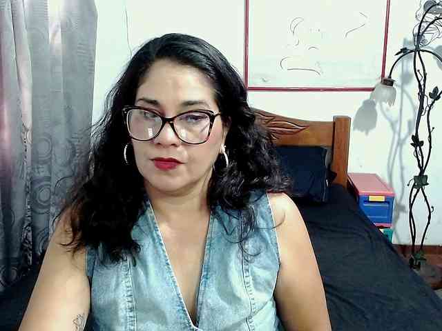 Mistresskloe webcam