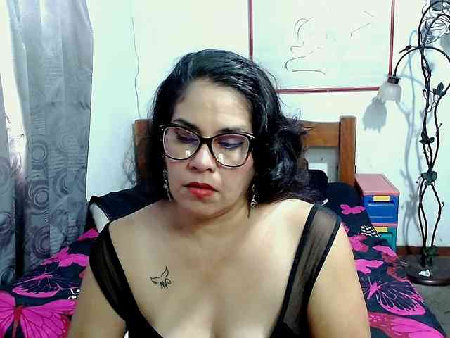 Mistresskloe webcam