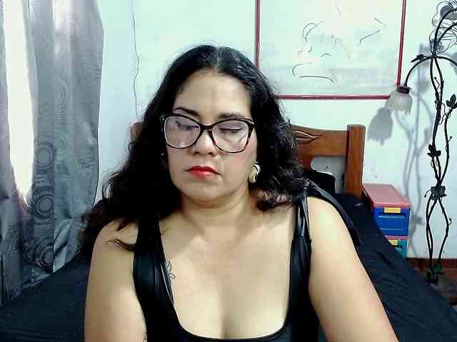 Mistresskloe webcam