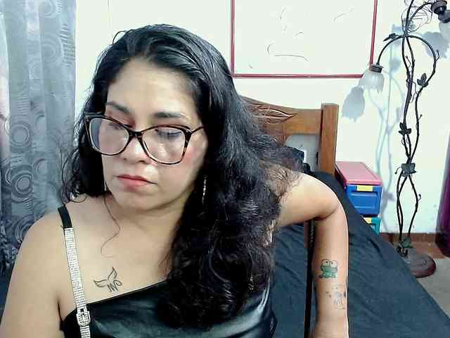 Mistresskloe webcam