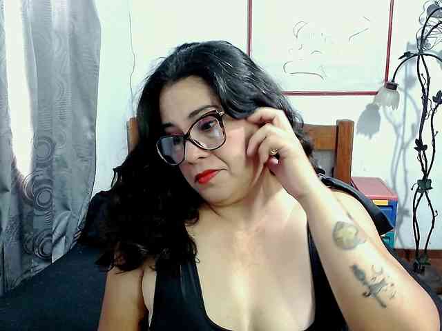 Mistresskloe webcam