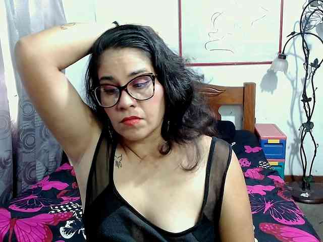 Mistresskloe webcam