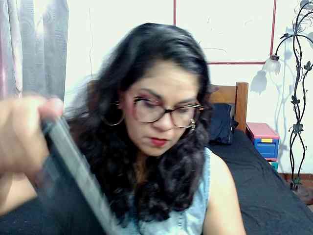Mistresskloe webcam