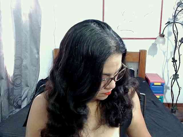 Mistresskloe webcam