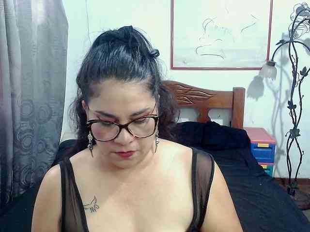 Mistresskloe webcam
