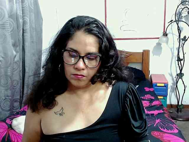 Mistresskloe webcam