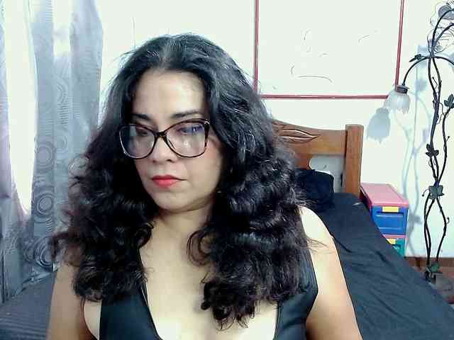 Mistresskloe webcam