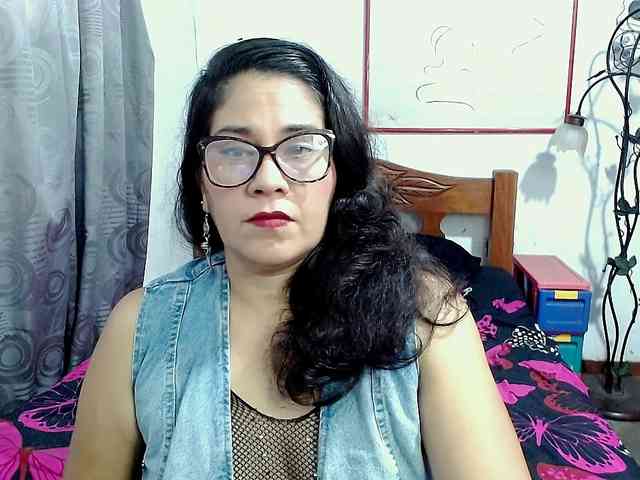 Mistresskloe webcam