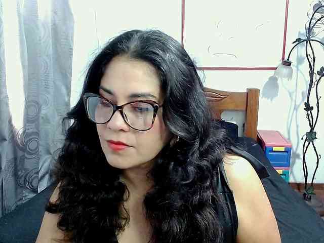 Mistresskloe webcam