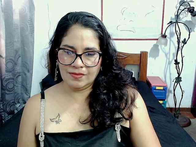 Mistresskloe webcam