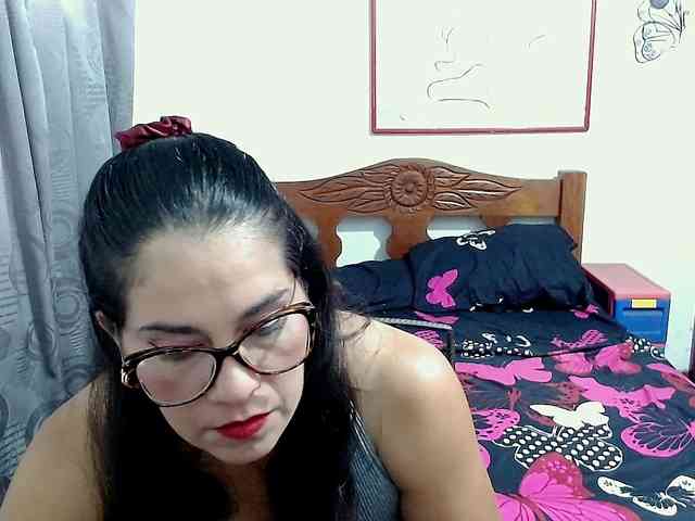 Mistresskloe webcam