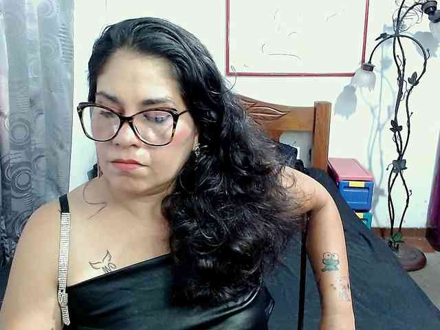 Mistresskloe webcam