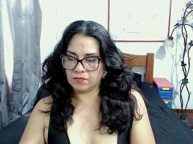 Mistresskloe webcam
