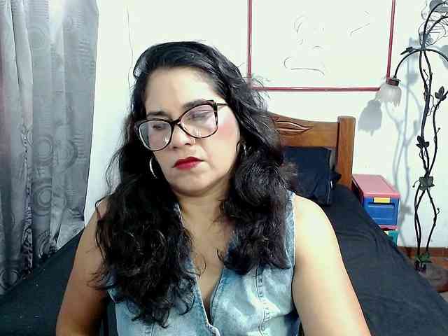 Mistresskloe webcam