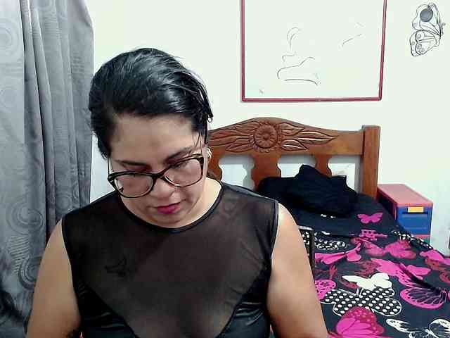 Mistresskloe webcam