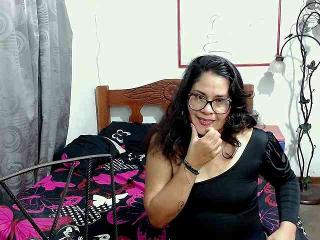 Mistresskloe webcam