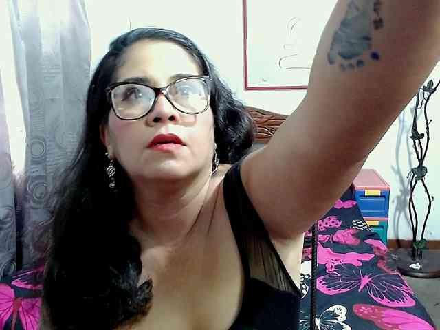 Mistresskloe webcam