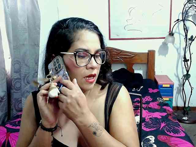 Mistresskloe webcam