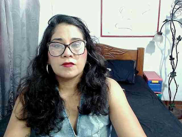 Mistresskloe webcam