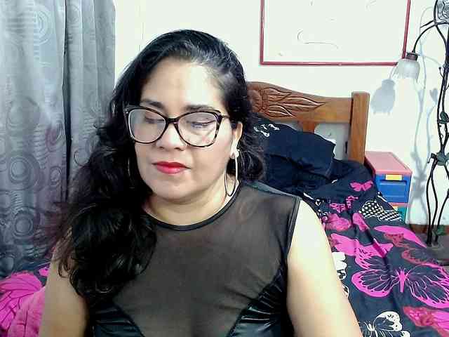 Mistresskloe webcam