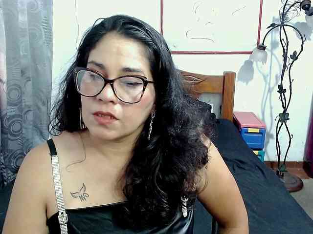 Mistresskloe webcam