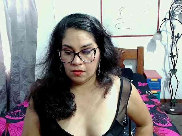 Mistresskloe webcam