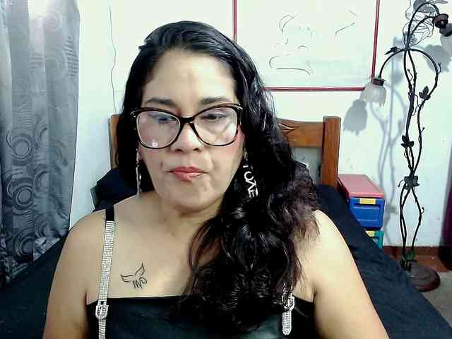 Mistresskloe webcam