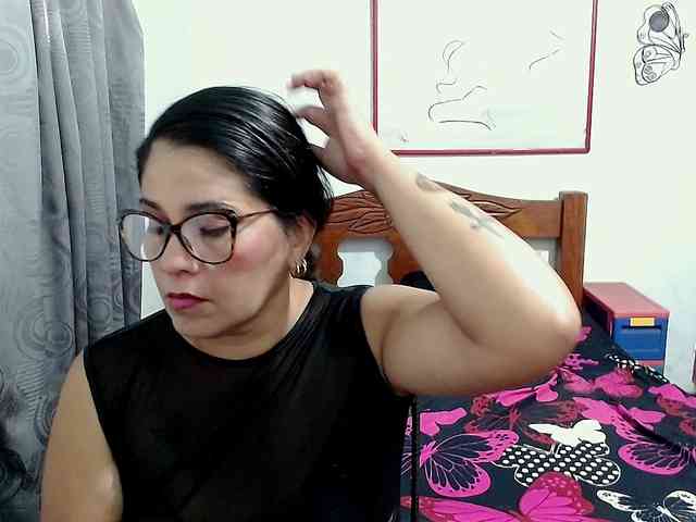 Mistresskloe webcam