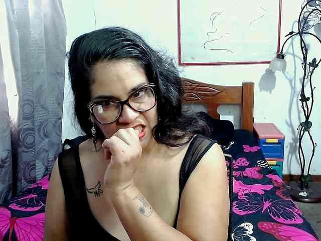 Mistresskloe webcam