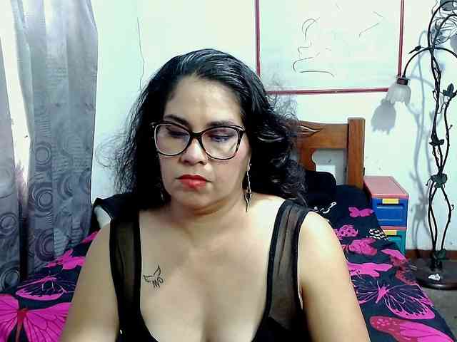Mistresskloe webcam