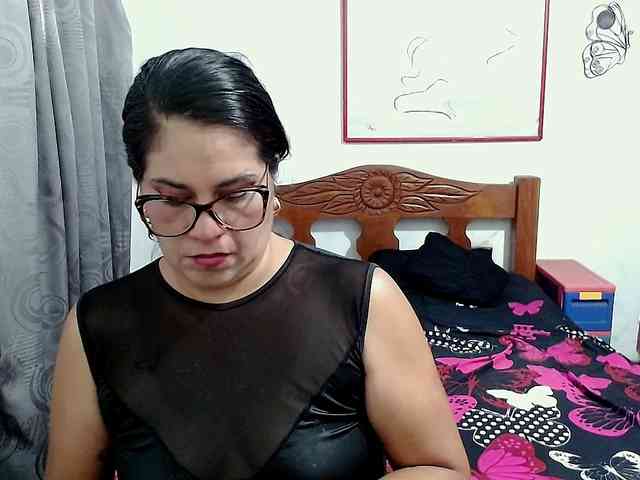 Mistresskloe webcam