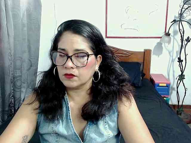 Mistresskloe webcam