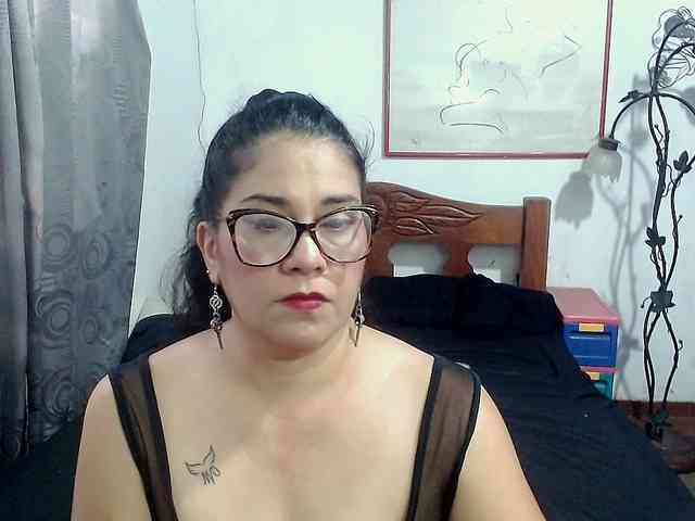 Mistresskloe webcam