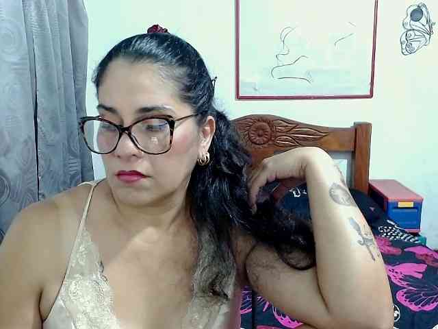 Mistresskloe webcam