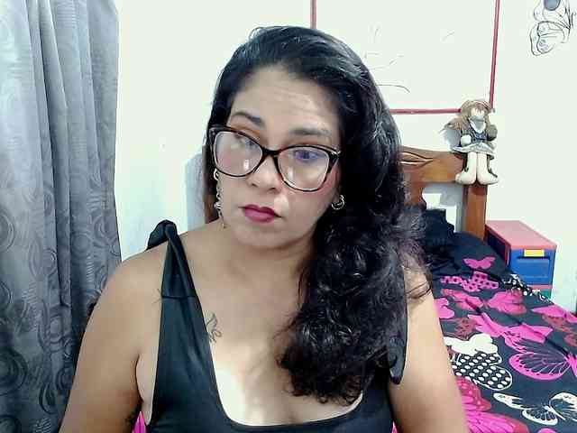 Mistresskloe webcam