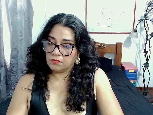 Mistresskloe webcam