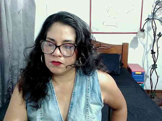 Mistresskloe webcam
