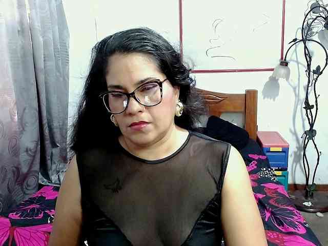 Mistresskloe webcam