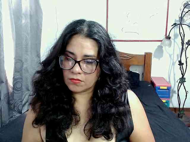 Mistresskloe webcam