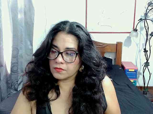 Mistresskloe webcam