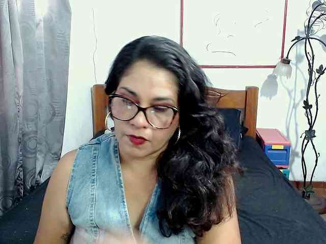 Mistresskloe webcam