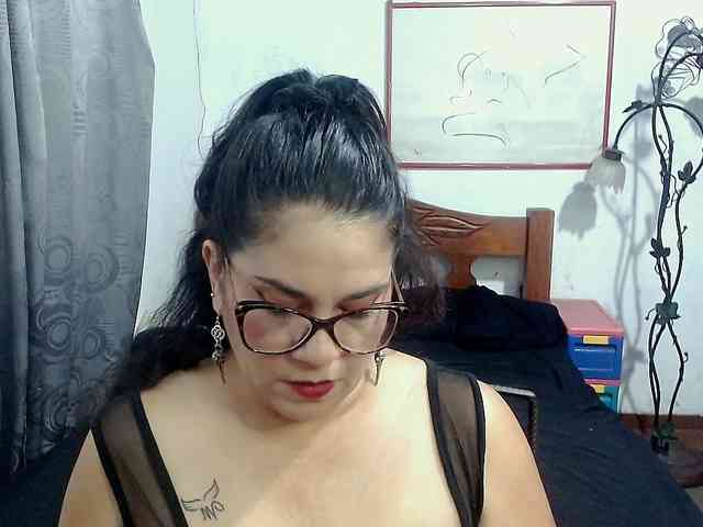 Mistresskloe webcam