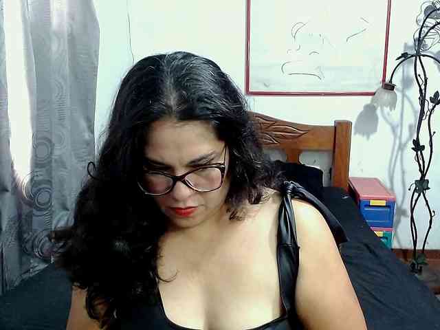 Mistresskloe webcam