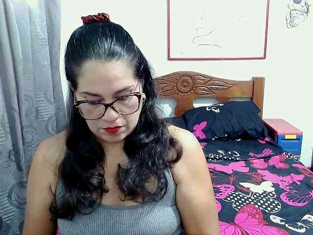Mistresskloe webcam