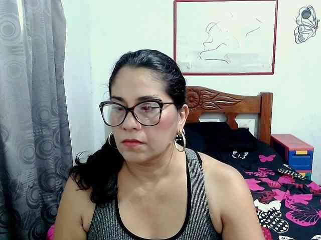 Mistresskloe webcam