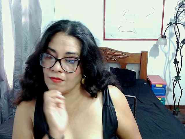 Mistresskloe webcam