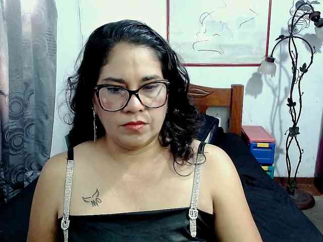 Mistresskloe webcam