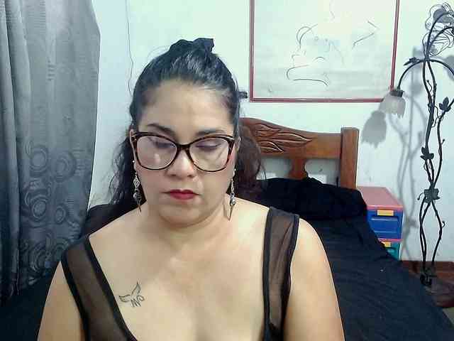 Mistresskloe webcam