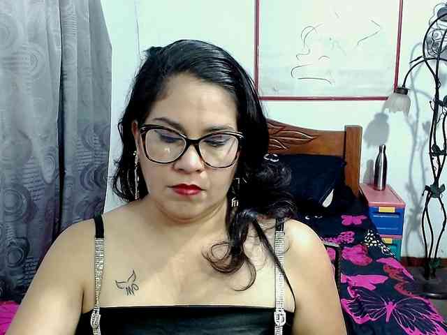Mistresskloe webcam