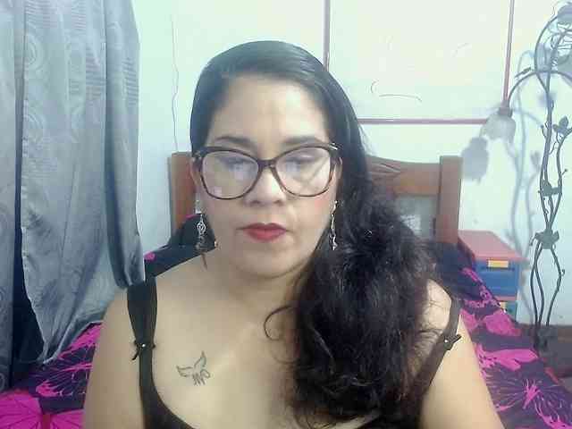 Mistresskloe webcam